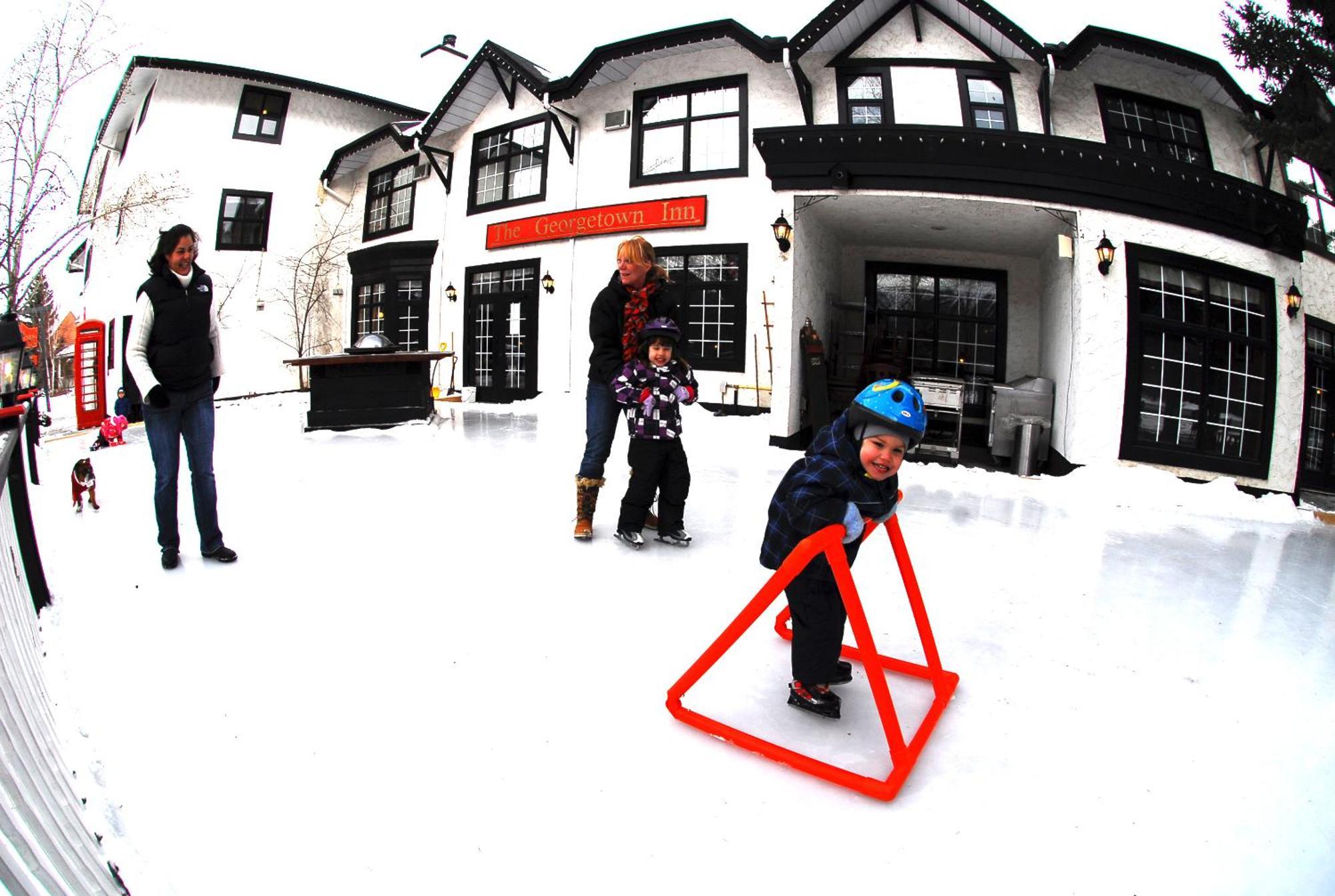 The Georgetown Inn Canmore Exterior photo