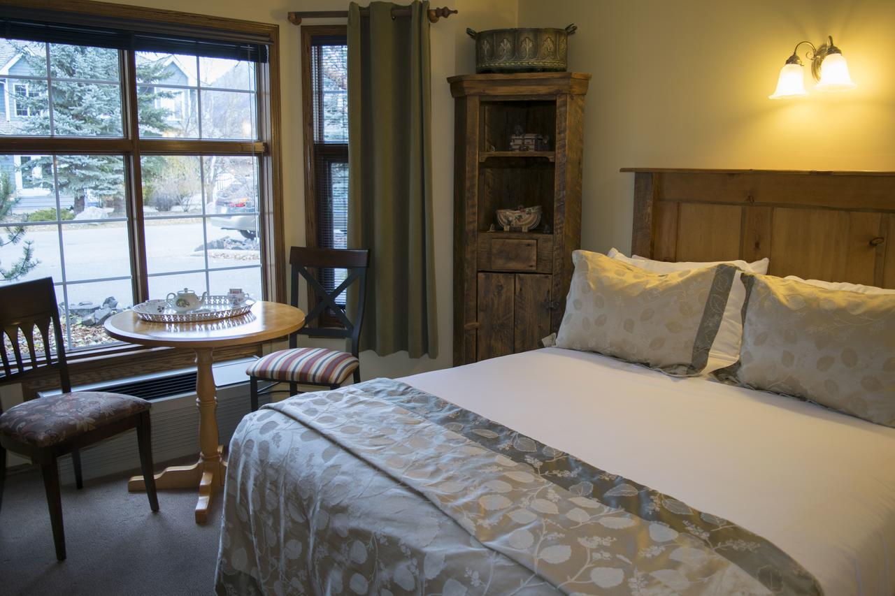 The Georgetown Inn Canmore Exterior photo
