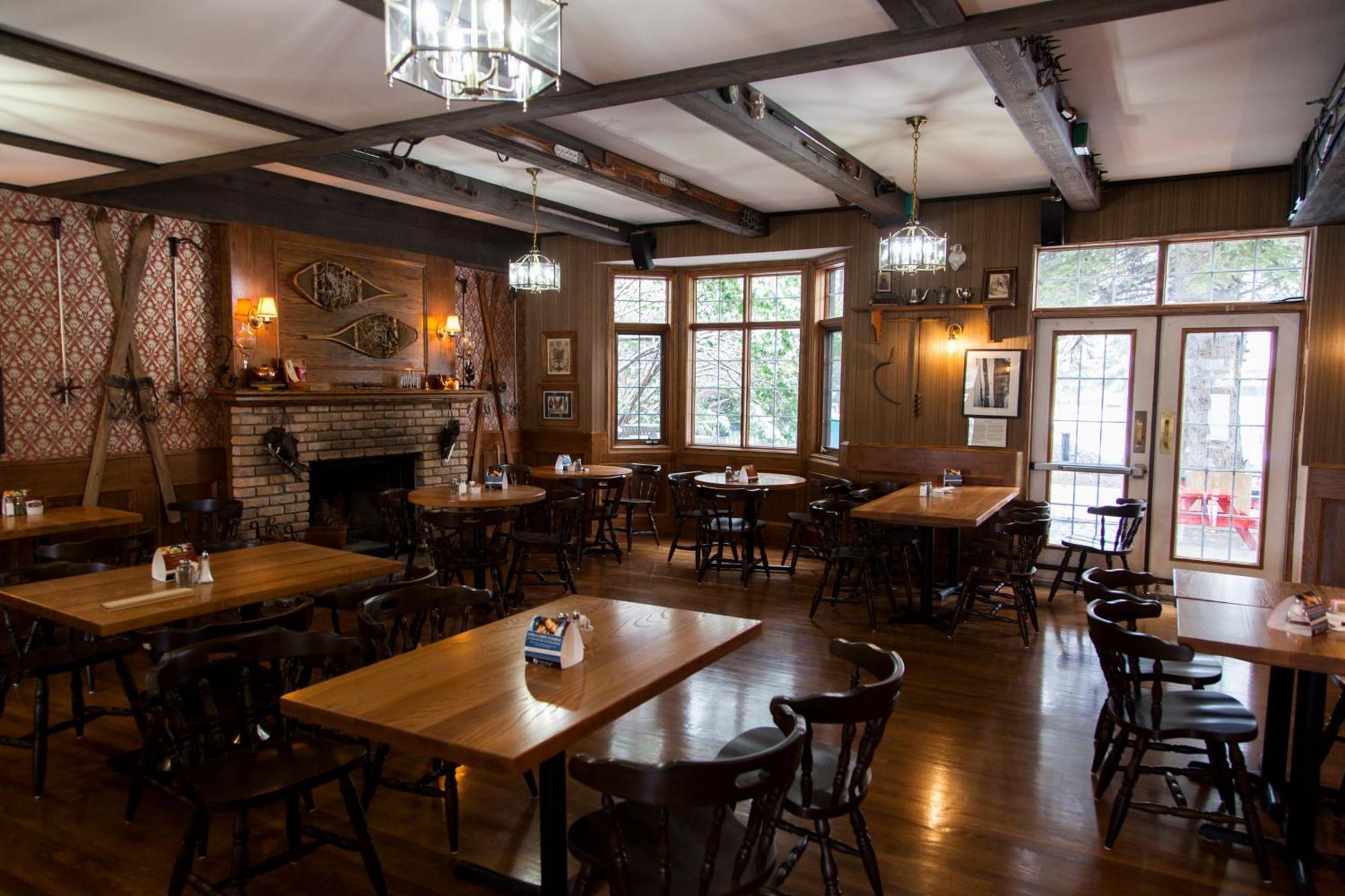 The Georgetown Inn Canmore Exterior photo